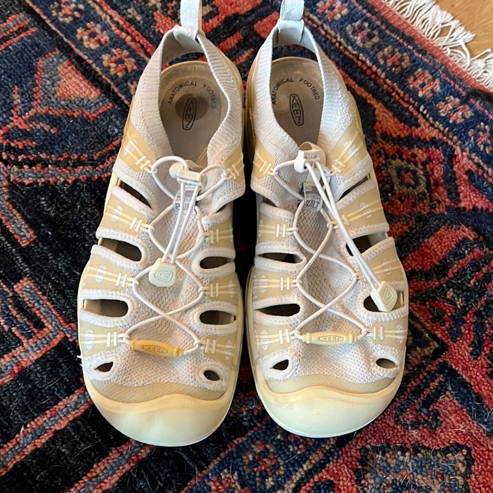 All white Keens men’s 11